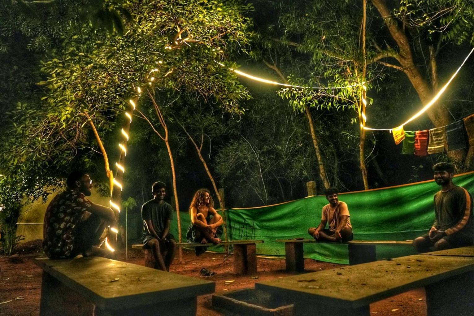 Nebula Nest Cafe & Hostel Auroville Luaran gambar